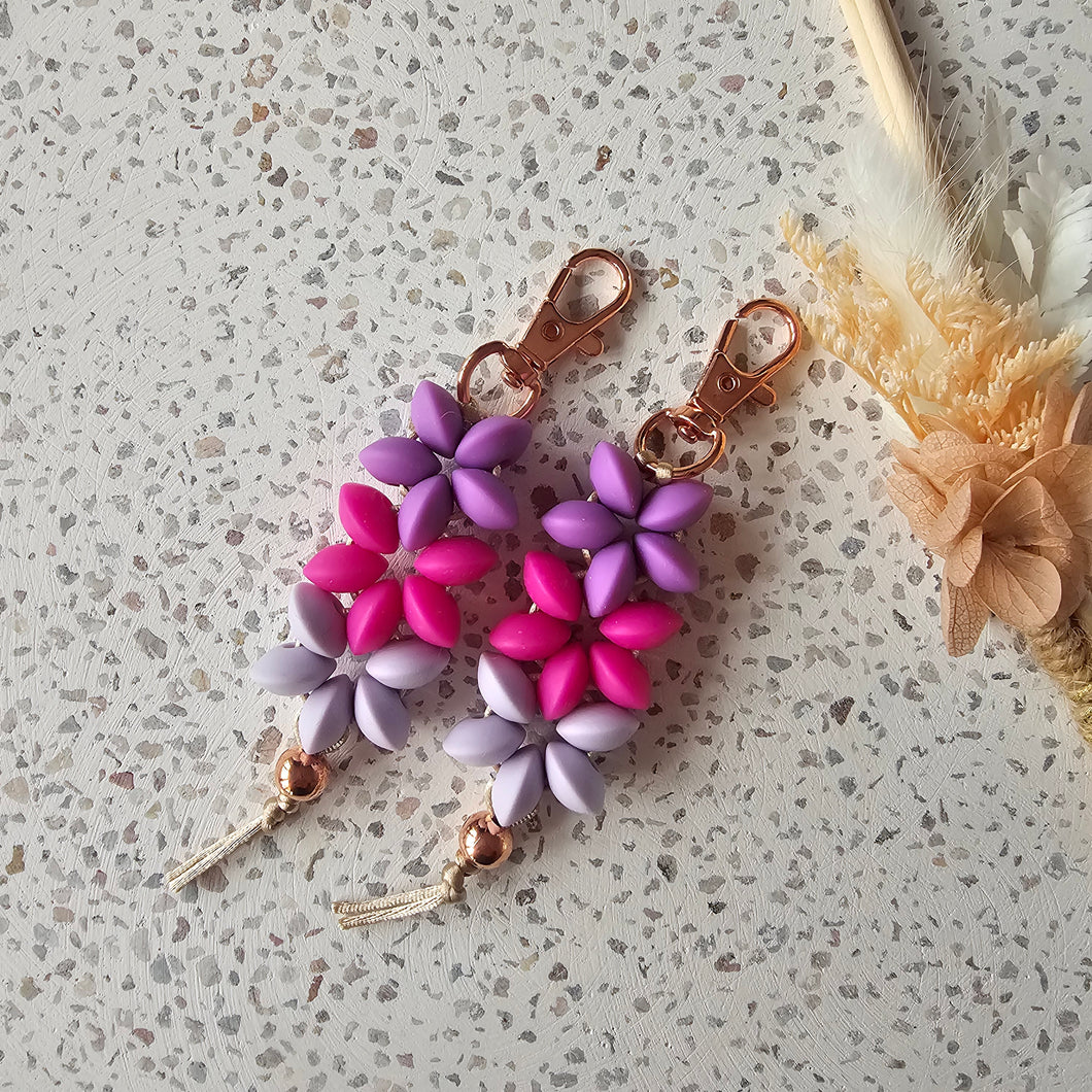 Flower Daisy Beaded Keychain - Purple Hue